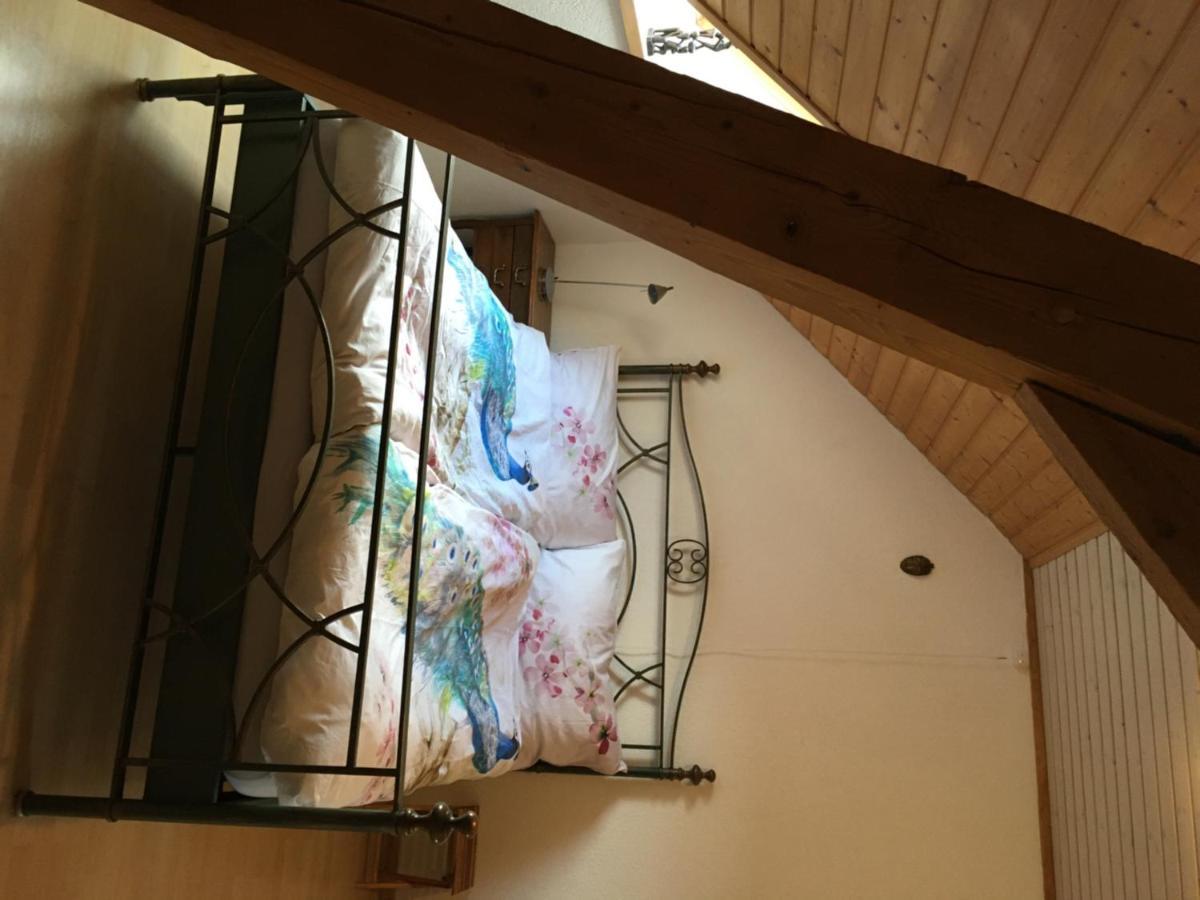 3,5 Zimmerferienwohnung Schwalbenaescht Rueeggisberg Luaran gambar